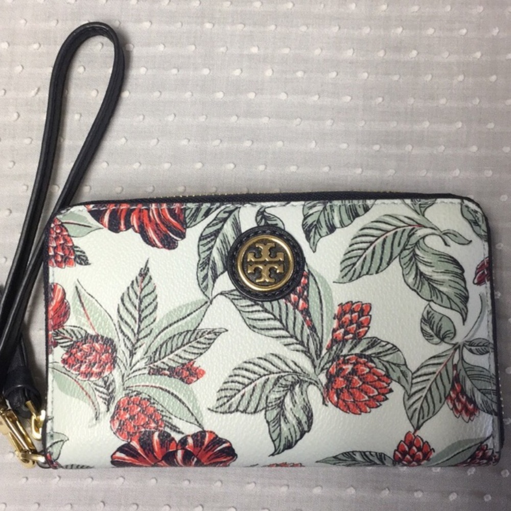 NWOT Wristlet